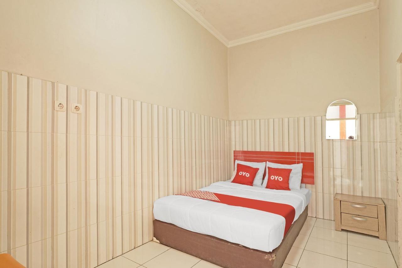 Oyo 91453 Hotel Srikandi Gejayan Yogyakarta Exterior foto