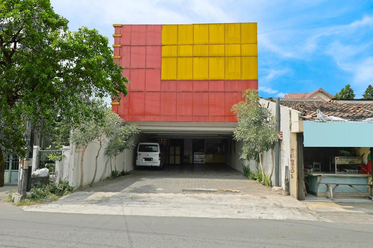 Oyo 91453 Hotel Srikandi Gejayan Yogyakarta Exterior foto