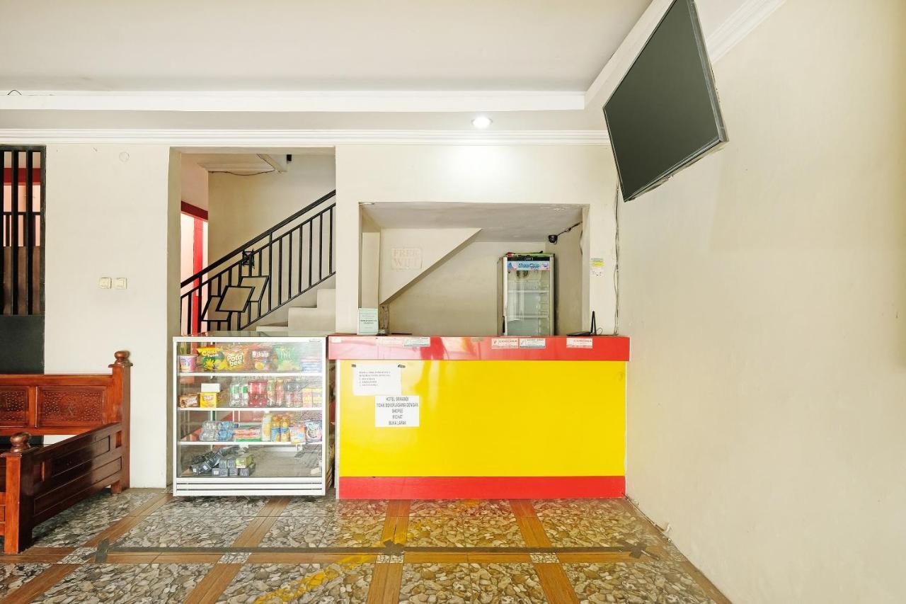 Oyo 91453 Hotel Srikandi Gejayan Yogyakarta Exterior foto