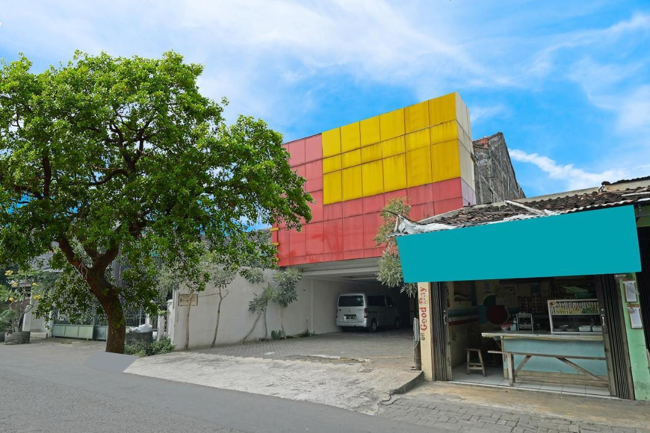 Oyo 91453 Hotel Srikandi Gejayan Yogyakarta Exterior foto
