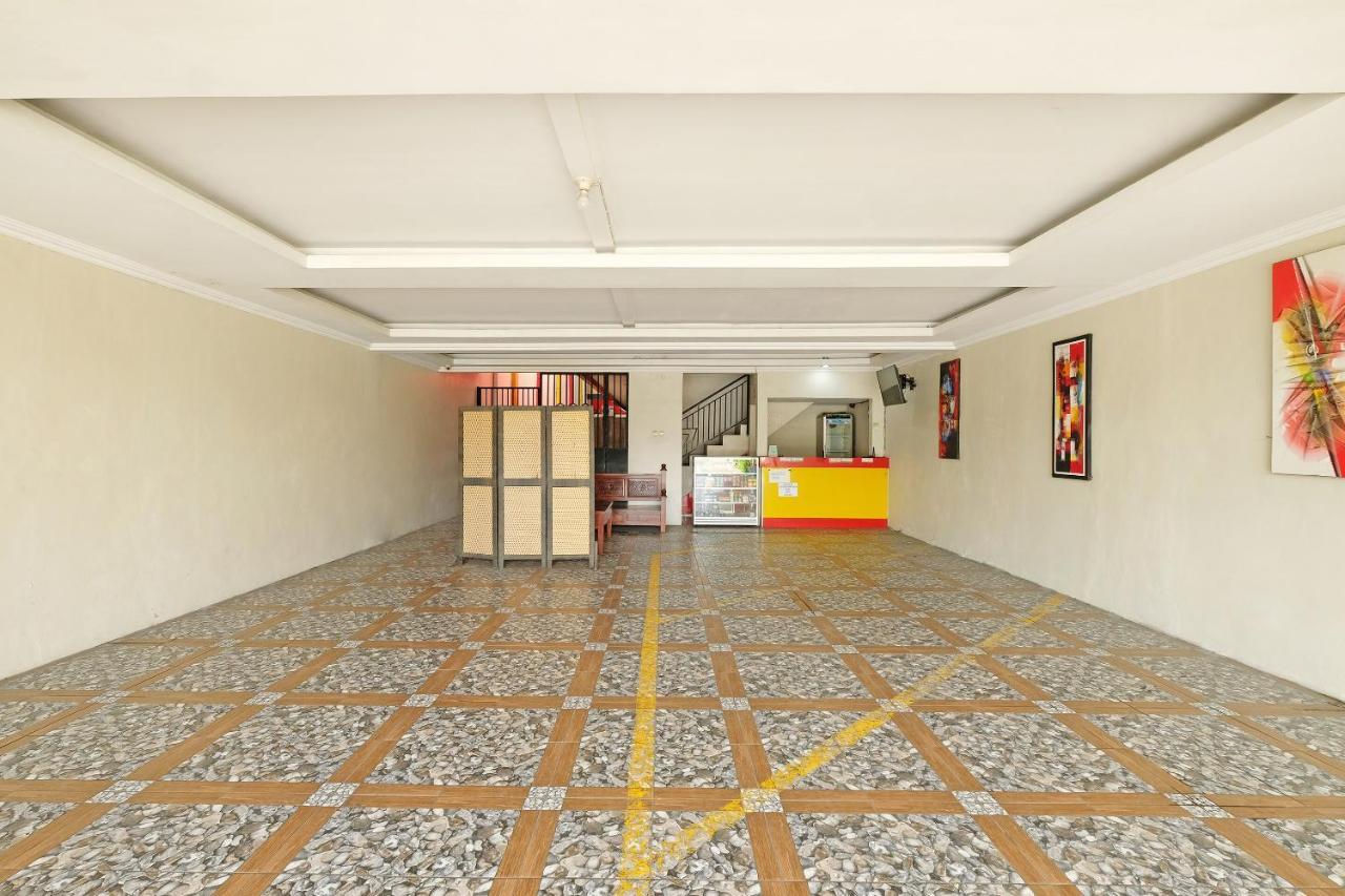 Oyo 91453 Hotel Srikandi Gejayan Yogyakarta Exterior foto